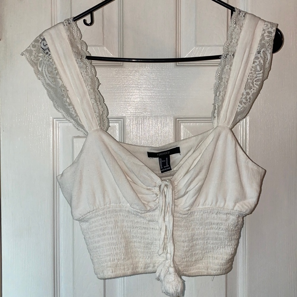 White crop top forever 21 lace sleeves